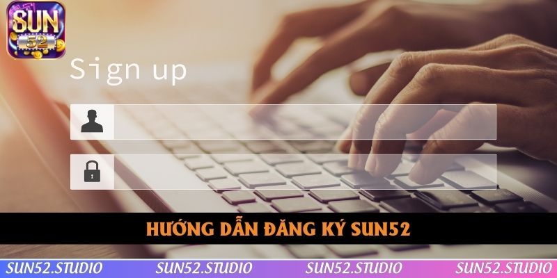 Người dùng truy cập vào trang web chính thống của nhà cái
